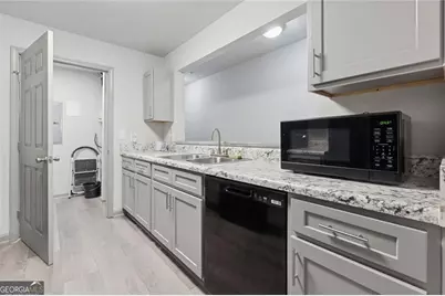 3102 Fairington Village Drive, Lithonia, GA 30038 - Photo 13