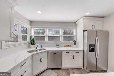 155 Parkview Drive SE, Marietta, GA 30060 - Photo 7