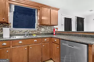 242 Parish Loop, Hinesville, GA 31313 - Photo 9