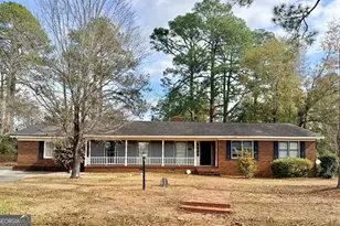 221 S College St, Metter, GA 30439 - Photo 1