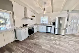 221 S College St, Metter, GA 30439 - Photo 3