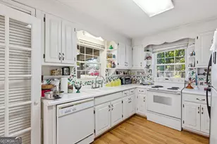 620 Washington St, Clarkesville, GA 30523 - Photo 9