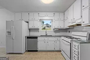 125 Pinewood Dr, Senoia, GA 30276 - Photo 9