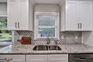 1131 Stoneybrook Rd, Forest Park, GA 30297 - Photo 11