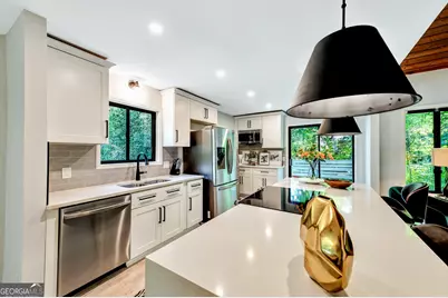 3870 Northpoint Drive, Marietta, GA 30062 - Photo 9