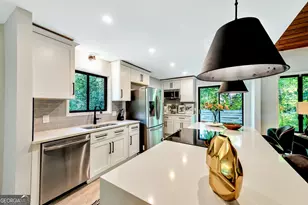 3870 Northpoint Dr, Marietta, GA 30062 - Photo 9