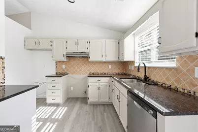 683 Wood Path Court, Stone Mountain, GA 30083 - Photo 9