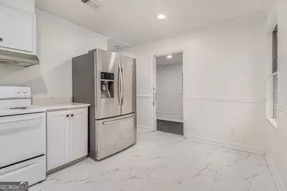 6199 Holiday Boulevard, Forest Park, GA 30297 - Photo 9