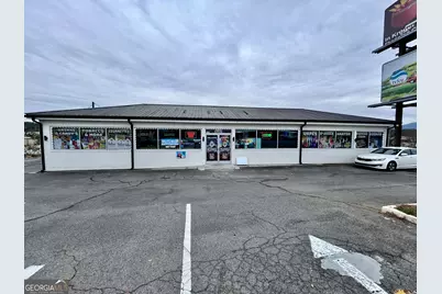 208 E Walnut Avenue, Dalton, GA 30721 - Photo 1