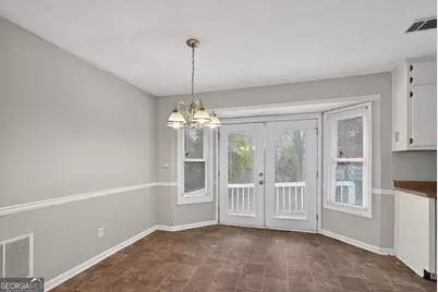 5473 Redwood Drive, Stone Mountain, GA 30087 - Photo 11