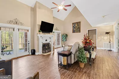 102 Canterbury Drive, Lagrange, GA 30241 - Photo 11