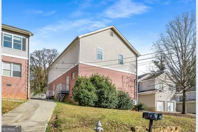 2045 Lois Place NW, Atlanta, GA 30318 - Photo 9