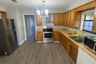 304 Morris St, Glennville, GA 30427 - Photo 3