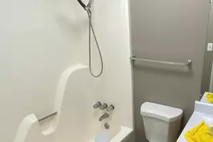 304 Morris St, Glennville, GA 30427 - Photo 5