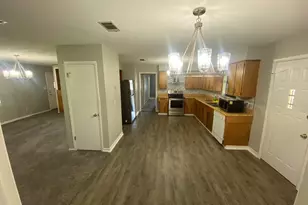 304 Morris St, Glennville, GA 30427 - Photo 11