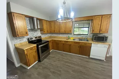 304 Morris Street, Glennville, GA 30427 - Photo 13