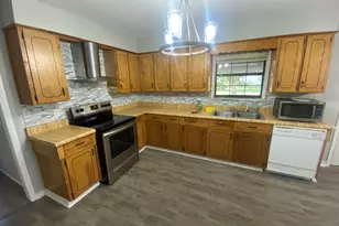 304 Morris St, Glennville, GA 30427 - Photo 13