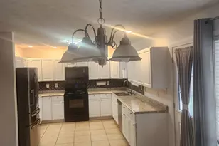 932 Century Oaks Dr, Winder, GA 30680 - Photo 7