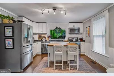 2152 Forrest Place NW, Atlanta, GA 30318 - Photo 13