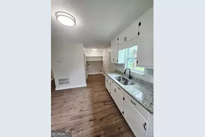 325 W Quilly Street, Griffin, GA 30223 - Photo 3