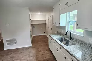 325 W Quilly St, Griffin, GA 30223 - Photo 3