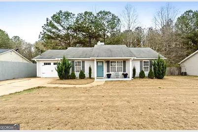 49 Canterbury Drive, Grantville, GA 30220 - Photo 1