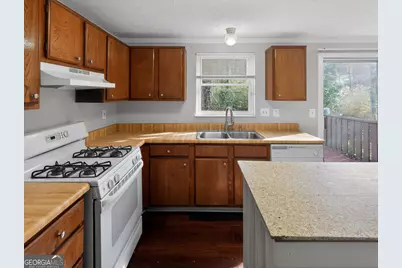 2058 Scarbrough Drive, Stone Mountain, GA 30088 - Photo 11