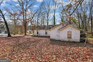 868 Greenhedge Dr, Stone Mountain, GA 30088 - Photo 3