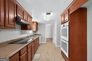 4157 Autumn Hill Dr, Stone Mountain, GA 30083 - Photo 11