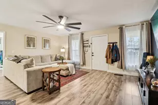 230 Aspen Lake Dr W, Newnan, GA 30263 - Photo 9