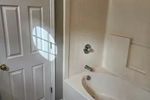 180 Brookview Dr, Riverdale, GA 30274 - Photo 17