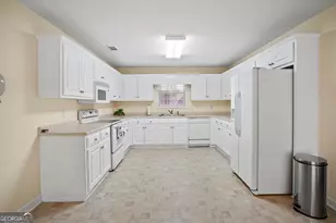 1901 Erin Way, Statesboro, GA 30458 - Photo 3