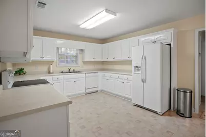 1901 Erin Way, Statesboro, GA 30458 - Photo 5