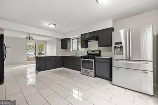 1201 Realm Ln, Lawrenceville, GA 30044 - Photo 5