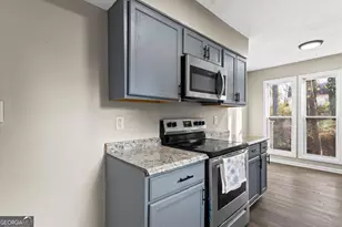 658 Hunt Station Dr, Lawrenceville, GA 30044 - Photo 9