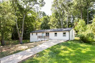 3652 Sweetbriar Cir, Lithia Springs, GA 30122 - Photo 3