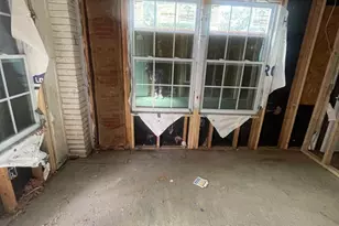 1481 Venetian Dr SW, Atlanta, GA 30311 - Photo 9