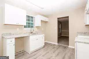 3773 Kathryn Dr SW, Atlanta, GA 30331 - Photo 7