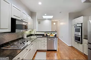 5264 Brooke Ridge Dr, Dunwoody, GA 30338 - Photo 9