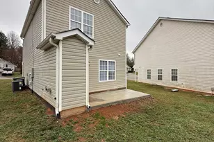 1607 Hallmark Hills Dr, Griffin, GA 30223 - Photo 5