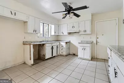 8865 Raven Drive, Jonesboro, GA 30238 - Photo 9