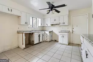 8865 Raven Dr, Jonesboro, GA 30238 - Photo 9