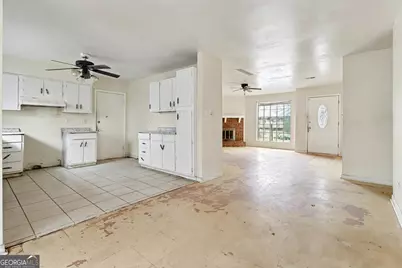 8865 Raven Drive, Jonesboro, GA 30238 - Photo 11