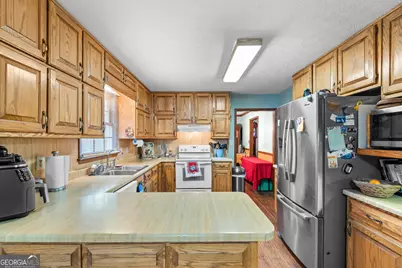 102 Hayes Circle, Rex, GA 30273 - Photo 15