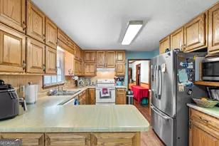 102 Hayes Cir, Rex, GA 30273 - Photo 15