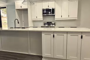 233 E Tinsley St, Griffin, GA 30223 - Photo 9