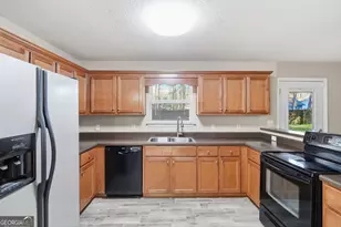 929 Pineland Ave, Hinesville, GA 31313 - Photo 5