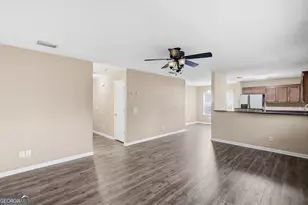 929 Pineland Ave, Hinesville, GA 31313 - Photo 3