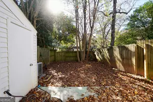 5702 Wells Cir, Stone Mountain, GA 30087 - Photo 27