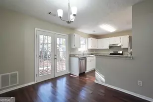 5702 Wells Cir, Stone Mountain, GA 30087 - Photo 15